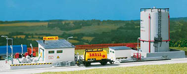 015-12264 - Kleines Tanklager mit Hochtank (H0, TT)